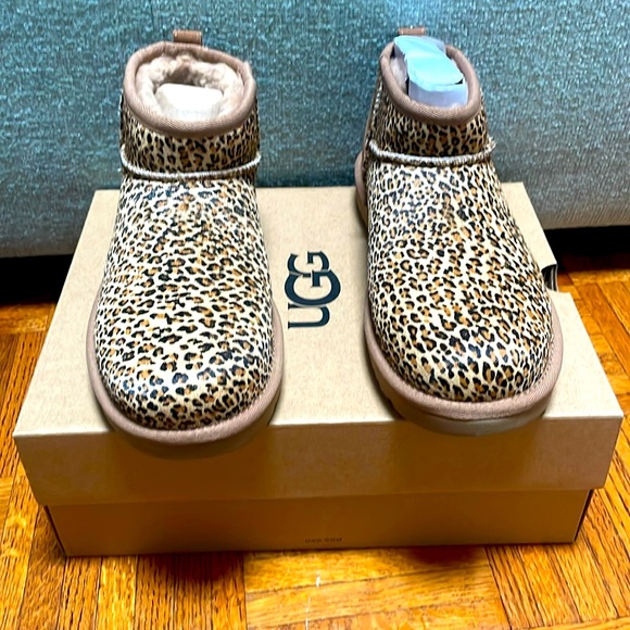 UGG Shoes - Brand new in box UGG Ultra Mini Speckles Size 8